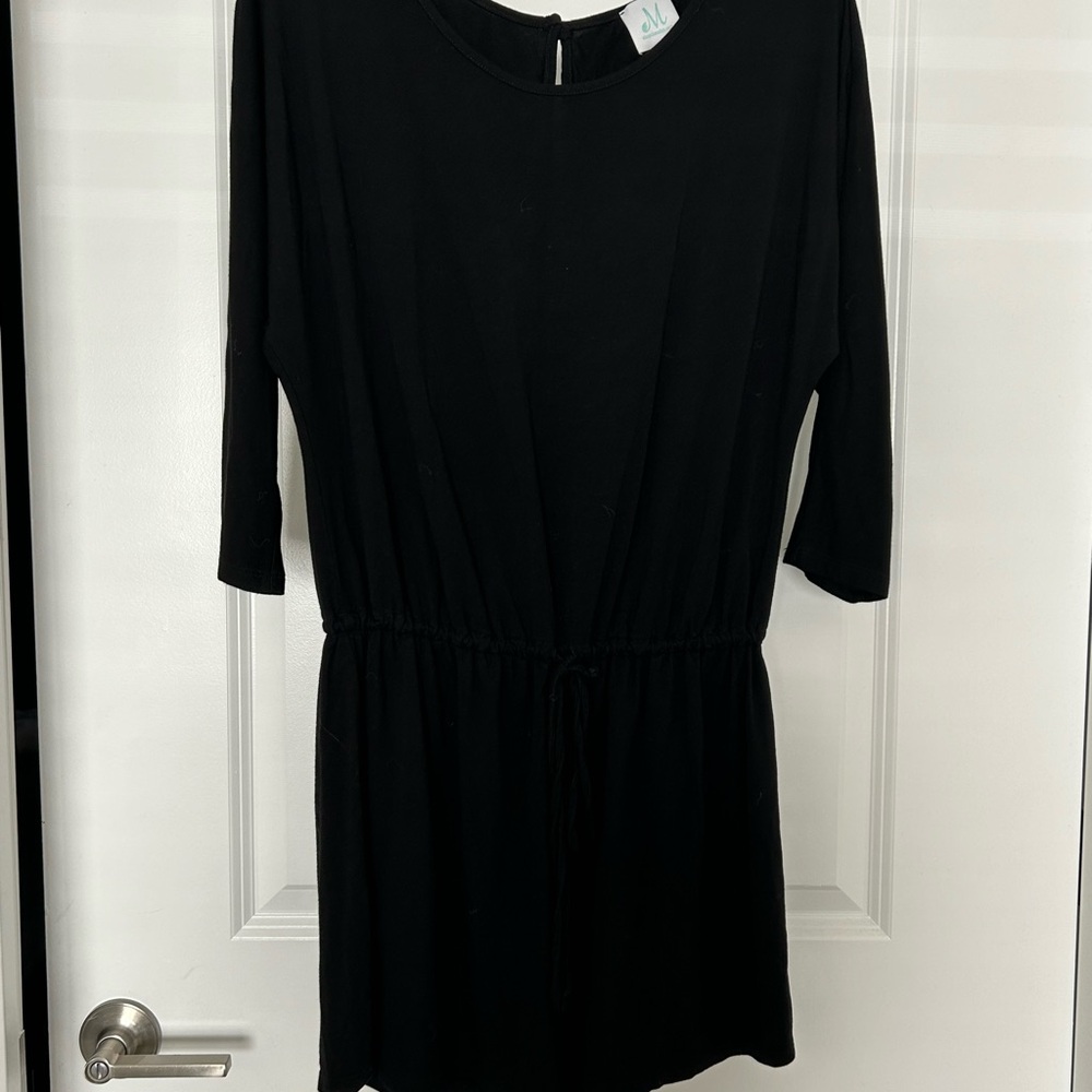 SHOP THE MINT • Black Mid Sleeves Romper • Medium •